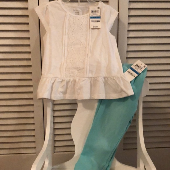First Impressions Other - 🚫 SOLD 🚫Distressed look jeggins with top